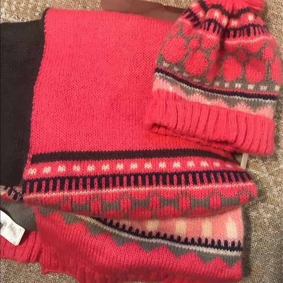 Gap Matching Hat/Scarf Set - Picture 1 of 8